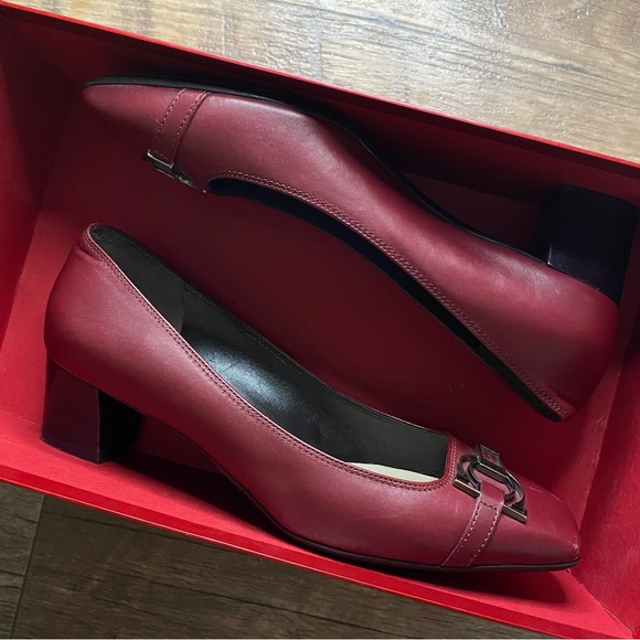 Ferragamo Mahogany Burgundy Red 4cm Block Heel Buckle RARE VINTAGE Leather Pumps - Picture 2 of 10
